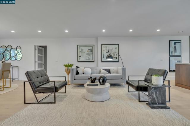 127 Caminar Way, Walnut Creek CA: https://media.crmls.org/mediaz/ad84ded8-680e-4a01-9283-40c52e1f8d8c.jpg