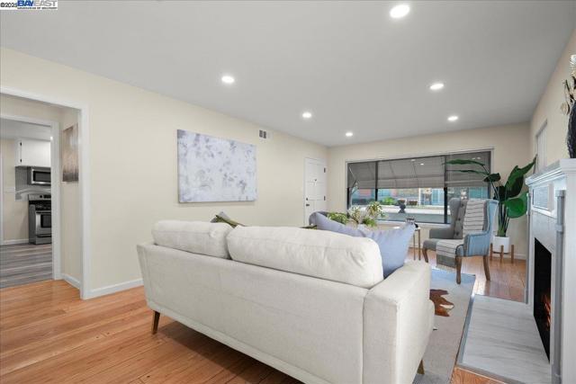 41351 Fremont Blvd, Fremont CA: https://media.crmls.org/mediaz/ad857ba6-7f0e-471f-83d2-0f32d850fbbe.jpg