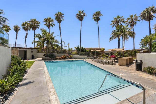 5470 La Jolla Boulevard, La Jolla CA: https://media.crmls.org/mediaz/ad85cbbc-986d-428a-977a-c962b2e7ac0a.jpg