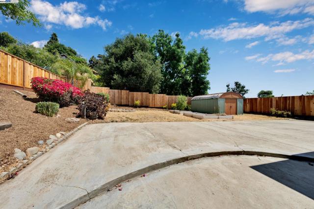 635 Janice Ave, Hayward CA: https://media.crmls.org/mediaz/ad85f54c-507c-4da8-a3db-eecaf7ff818f.jpg