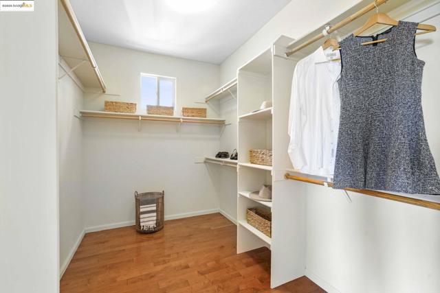 661 Via Rialto, Oakland CA: https://media.crmls.org/mediaz/ad8602c6-e3c2-4720-b1b1-b82962e48f42.jpg