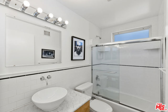 1410 Pacific Avenue, Venice CA: https://media.crmls.org/mediaz/ad864390-f244-4d8c-926e-38cd2c2f5dbc.jpg