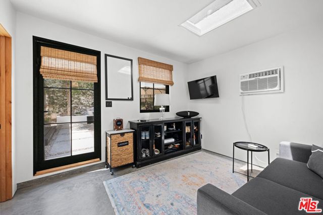 8961 Dicks Street, West Hollywood CA: https://media.crmls.org/mediaz/ad8681f1-5da9-47ab-a370-839e61e316b7.jpg