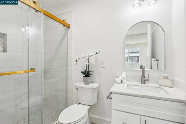 562 Swallow Dr, Livermore CA: https://media.crmls.org/mediaz/ad8695af-c4bd-4ca9-8a26-e10a90d65dd7.jpg