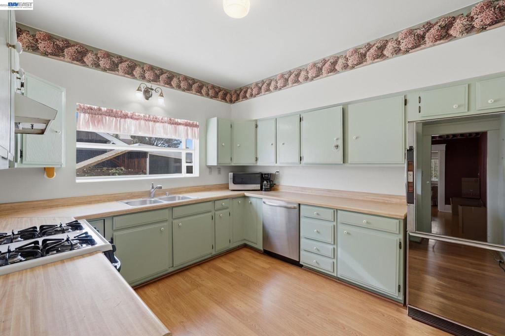1412 30th St - photo 10