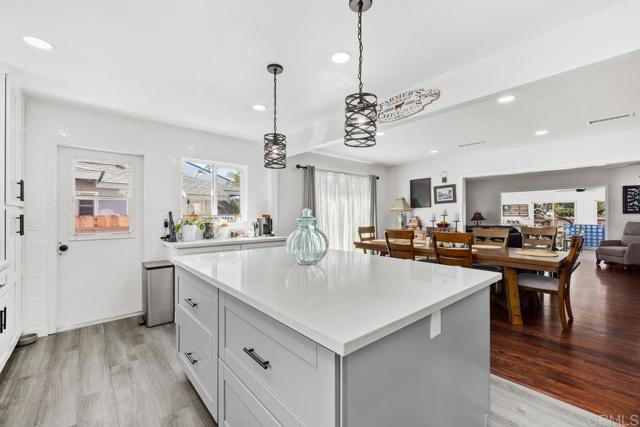 852 5th Street, Imperial Beach CA: https://media.crmls.org/mediaz/ad86ebca-e567-4307-8c66-ee6d685d005d.jpg