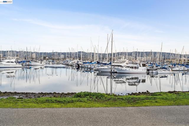 Image 8 of 44 For 9 Regulus Court