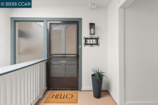 2200 Pine Knoll Dr, Walnut Creek CA: https://media.crmls.org/mediaz/ad872e11-af02-4e4d-a18d-b1531ab1ff24.jpg