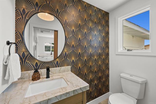 Detail Gallery Image 16 of 42 For 2015 Summit Dr, Escondido,  CA 92025 - 4 Beds | 3/1 Baths