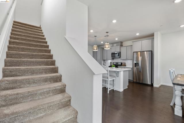 Image 26 of 58 For 16306 Ridgehaven Dr  Unit 104