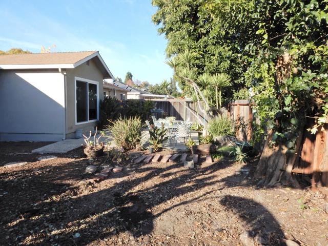 2060 Pulgas Avenue, East Palo Alto CA: https://media.crmls.org/mediaz/ad880133-7fb4-4a0a-9243-e0549a1edab3.jpg