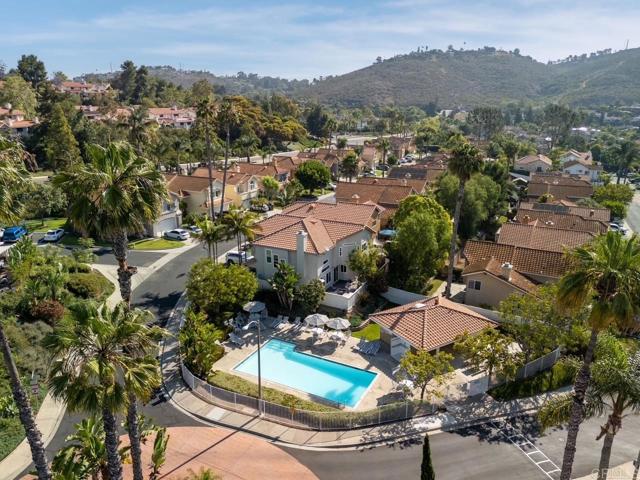 3430 Corte Viejo, Carlsbad CA: https://media.crmls.org/mediaz/ad885b73-d082-4f9e-86c3-be3aa699bc38.jpg