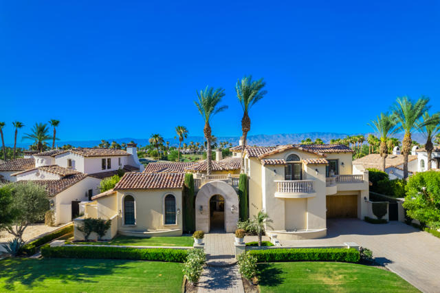 80614 Via Pessaro, La Quinta CA: https://media.crmls.org/mediaz/ad899bf5-10ea-4a36-b08a-2443036ea775.jpg
