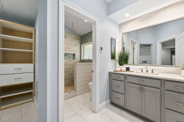 8924 La Cintura Ct, San Diego CA: https://media.crmls.org/mediaz/ad89bfe5-7ba1-4785-92c4-37786765385f.jpg
