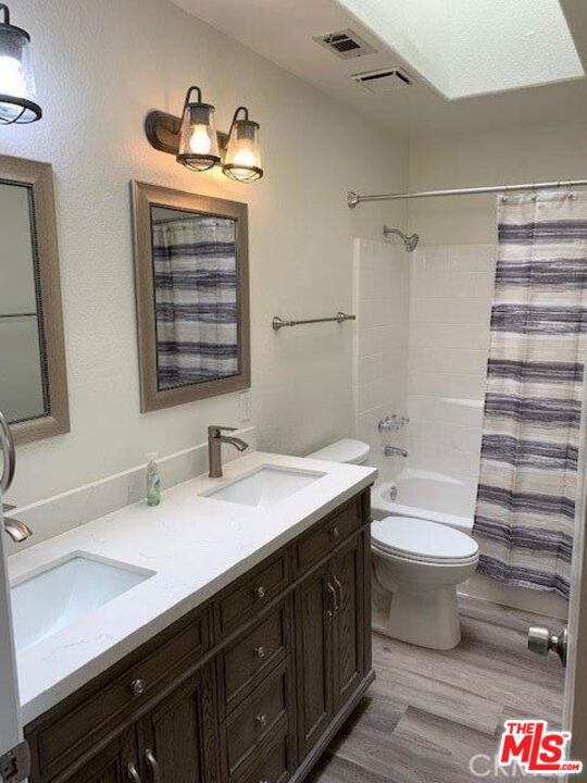 14055 Montecito Drive, Victorville CA: https://media.crmls.org/mediaz/ad89ea9b-0b52-45c1-94a5-5b9cb26c1d90.jpg