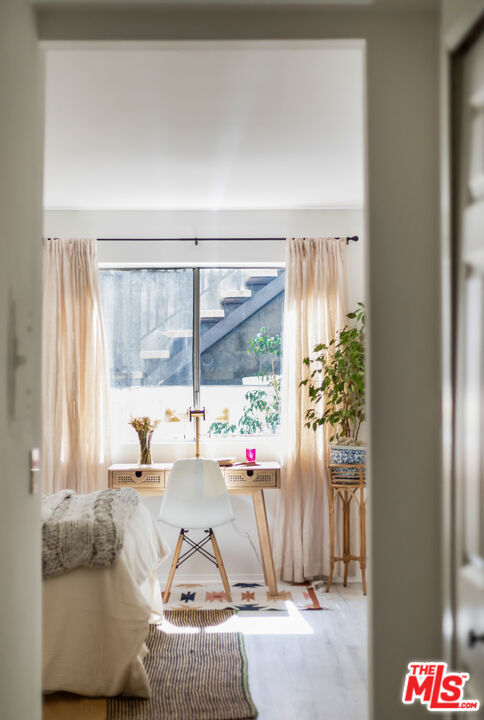 https://media.crmls.org/mediaz/ad89fdd2-fea2-4e09-b7fa-7196bb974e4f.jpg?preset=X-Large