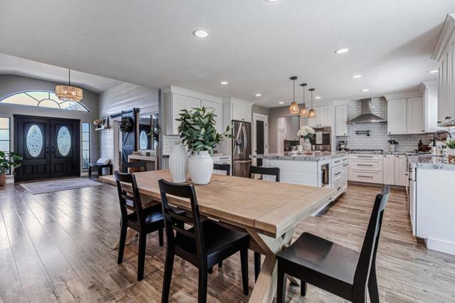 640 S Ridgemark Drive, Hollister CA: https://media.crmls.org/mediaz/ad8a9b61-5e52-43e3-80f6-1b9d310c9913.jpg