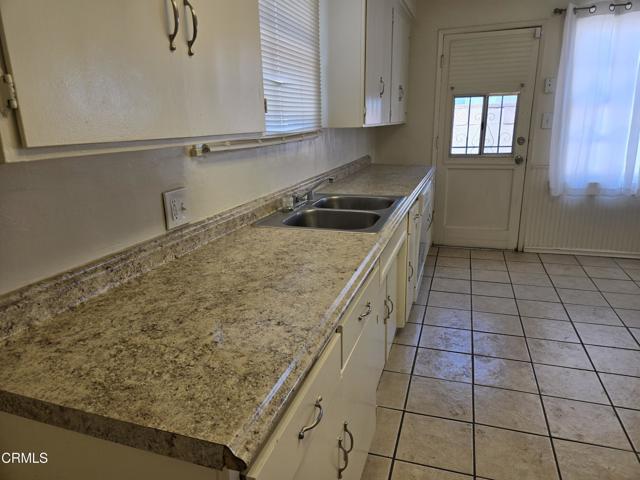 Detail Gallery Image 3 of 16 For 321 E Avenue J8, Lancaster,  CA 93535 - 4 Beds | 2 Baths