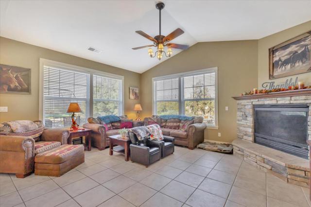 46347 Opah Drive, Ahwahnee CA: https://media.crmls.org/mediaz/ad8b3e86-46f5-4225-abed-9a3127bdf8c5.jpg