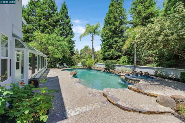 4253 Golden Oak Ct, Danville CA: https://media.crmls.org/mediaz/ad8b5c5e-106b-40a1-b348-4c792710d269.jpg