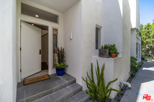 650 Harbor Street, 4 photo 3