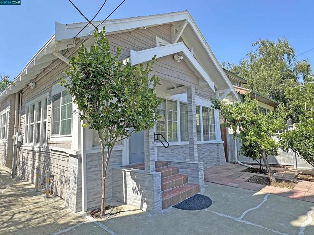 Details for 3801 Magee Ave, Oakland, CA 94619