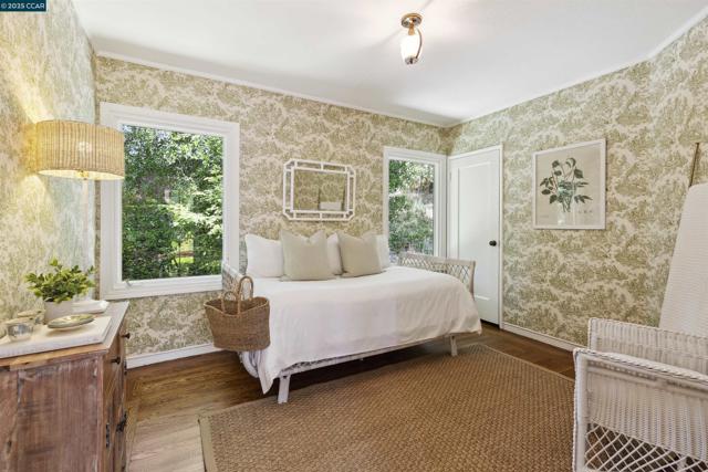 1087 Rahara Dr, Lafayette CA: https://media.crmls.org/mediaz/ad8d4dbf-ef3e-4cec-9c65-829dc8f8f4e9.jpg