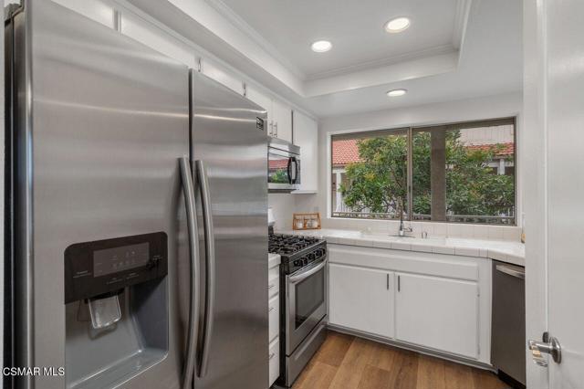 3390 Darby Street, Simi Valley CA: https://media.crmls.org/mediaz/ad8e3410-1ff6-4a38-b29d-438e9c331606.jpg