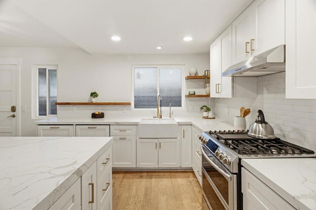 5027 Santa Monica Avenue - photo 5