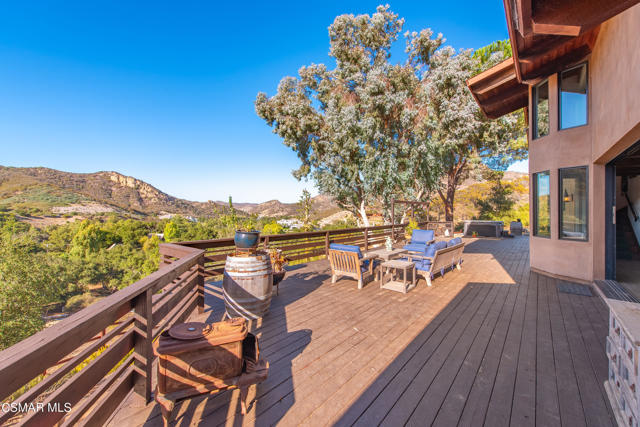 356 E Carlisle Road, Thousand Oaks CA: https://media.crmls.org/mediaz/ad908f8f-1e32-476b-9184-b346ab3c8999.jpg