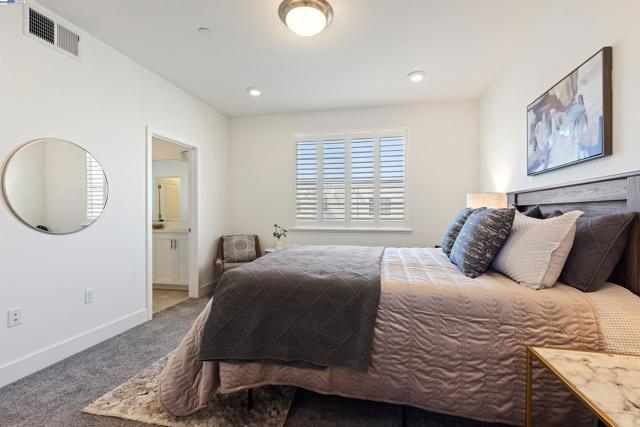 29231 Hub Ct, Hayward CA: https://media.crmls.org/mediaz/ad91b658-9102-4de4-837b-3795a82e7171.jpg