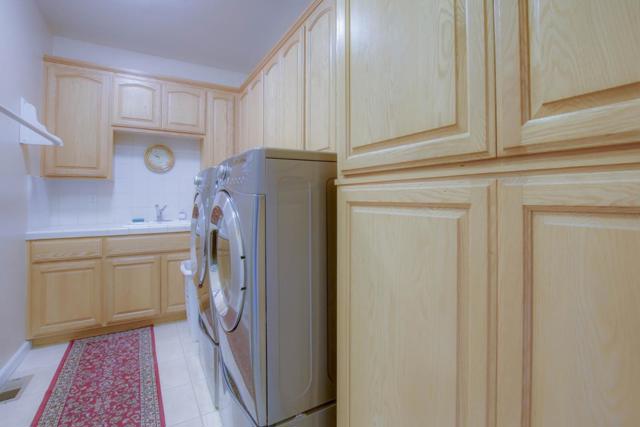 303 Taryn Court, Hollister CA: https://media.crmls.org/mediaz/ad930af8-8cba-4321-9ae6-5ea79dafd71f.jpg