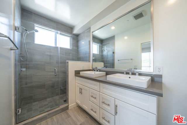 5941 Barton Avenue, Los Angeles CA: https://media.crmls.org/mediaz/ad93a031-5b6e-41e5-9e6d-194a54b50e89.jpg