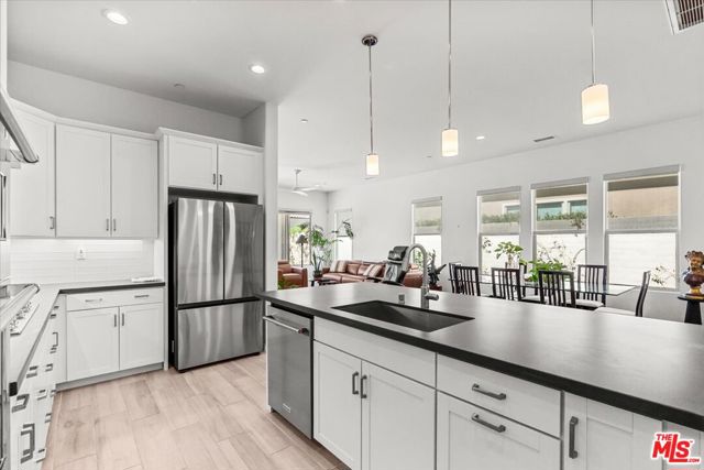 43 Zinfandel, Rancho Mirage CA: https://media.crmls.org/mediaz/ad9427c0-8738-4a62-ba17-354e761624ab.jpg