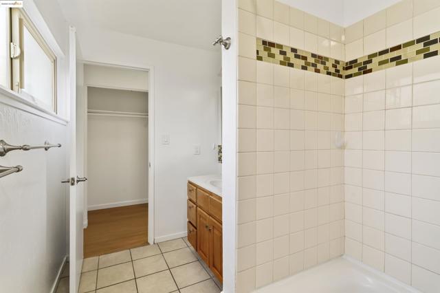 2847 Shane Dr, Richmond CA: https://media.crmls.org/mediaz/ad942996-d7d8-4be4-afb6-5e965d3cee30.jpg