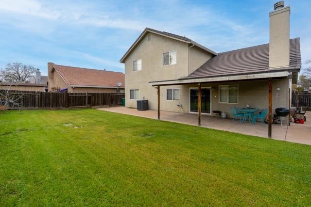 2231 Racquet Club Drive, Los Banos CA: https://media.crmls.org/mediaz/ad943a2c-edd4-4d59-bc74-3aeecf934751.jpg