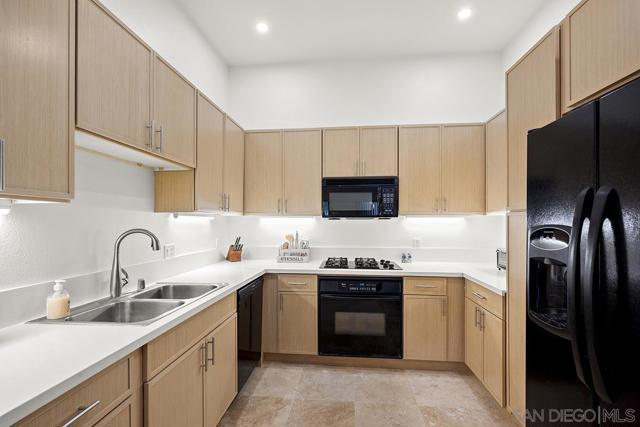 525 11th Avenue, San Diego CA: https://media.crmls.org/mediaz/ad9485bd-8823-4c35-89ce-0822c78e8982.jpg