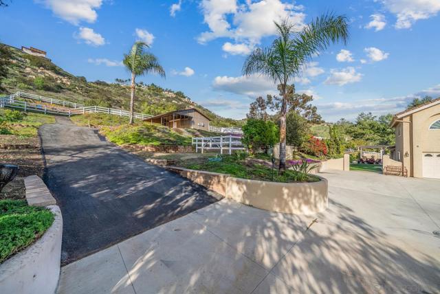 7102 Via Mariposa Norte, Bonsall CA: https://media.crmls.org/mediaz/ad94a0a0-c1a6-4a91-95f8-0012d3e40a0f.jpg