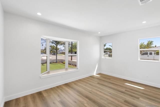 291 Ebony Avenue, Imperial Beach CA: https://media.crmls.org/mediaz/ad94d1e7-aac8-4cd3-807c-7b86cbe0adae.jpg