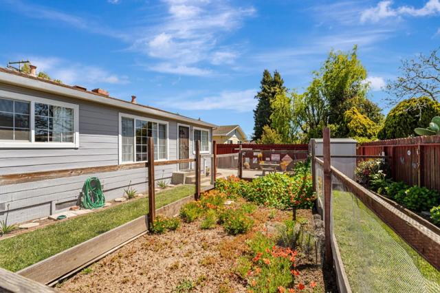 103 Buena Vista Drive, Freedom CA: https://media.crmls.org/mediaz/ad953ae7-2fd5-4fa0-a5b4-c1c8c1a6a67f.jpg