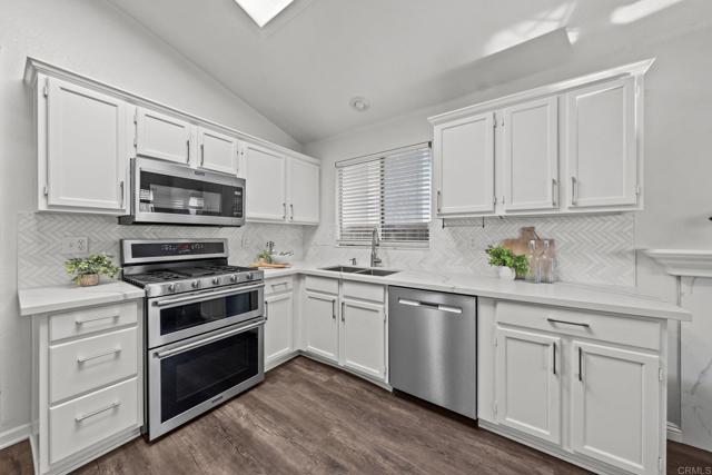 Detail Gallery Image 10 of 26 For 42985 Calle Jeminez, Temecula,  CA 92592 - 3 Beds | 2 Baths