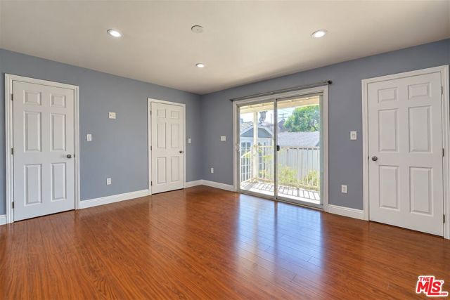 512 East Tujunga Avenue photo 21