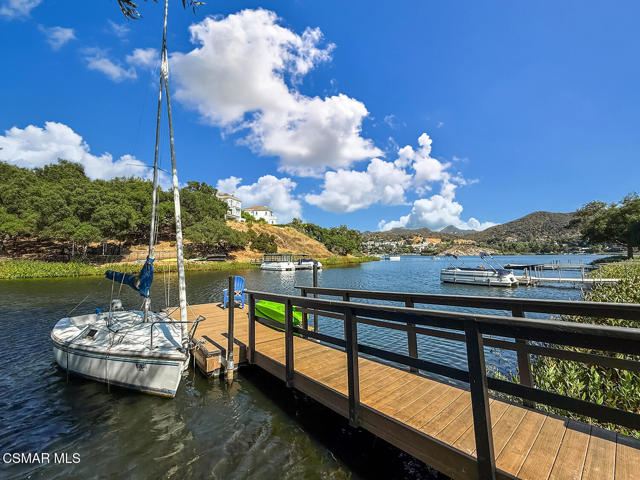 123 Lake Sherwood Drive, Lake Sherwood CA: https://media.crmls.org/mediaz/ad977738-19dc-4916-ab05-1839d4be245f.jpg