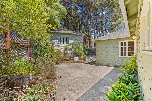 0 Santa Fe 6 SW of Ocean Avenue, Carmel CA: https://media.crmls.org/mediaz/ad97e059-c1aa-4669-9266-d3c8ff431e30.jpg
