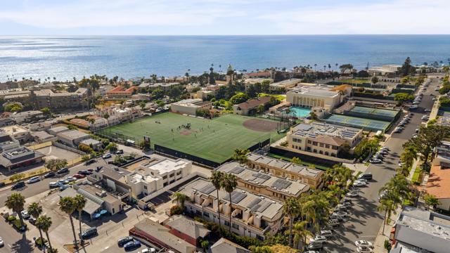 7520 Draper Ave, La Jolla CA: https://media.crmls.org/mediaz/ad97ef8a-285e-453c-841a-ea4f987970a9.jpg