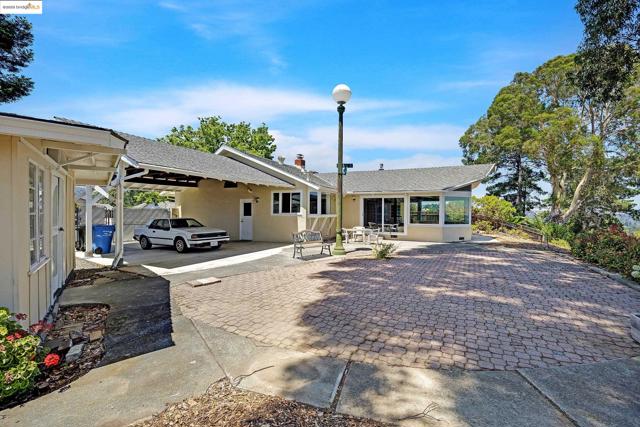 1510 Encanto, Walnut Creek CA: https://media.crmls.org/mediaz/ad9855fc-bc4b-47ed-bd12-e32aa7d8e705.jpg