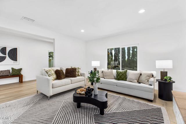 709 Wilson Court, Burbank CA: https://media.crmls.org/mediaz/ad988226-35db-4817-8bcf-e89269cfc38e.jpg