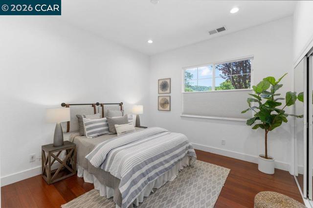 Image 30 of 52 For 172 Sugarloaf Ct