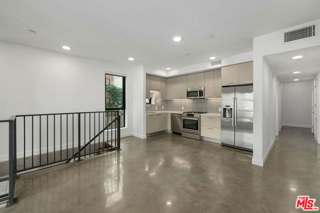1250 N Fairfax Avenue, West Hollywood CA: https://media.crmls.org/mediaz/ad98b8dd-b5e2-4264-acbc-d73e72fe4056.jpg