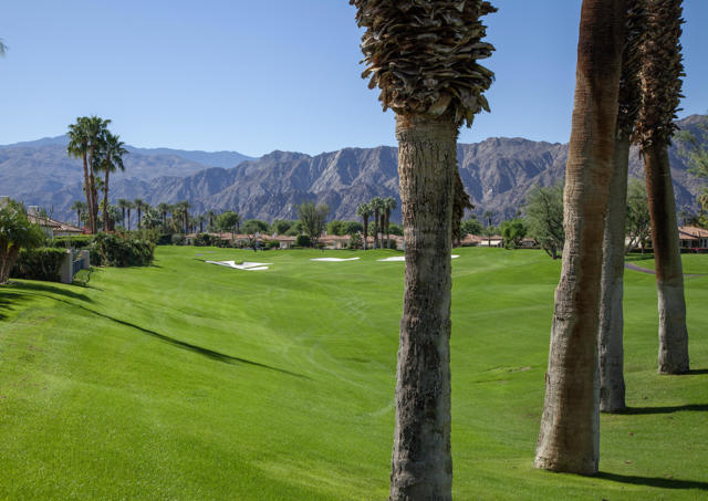 48145 Paso Tiempo Lane, La Quinta CA: https://media.crmls.org/mediaz/ad98e95b-1d36-42b8-b50b-69111d6ba794.jpg